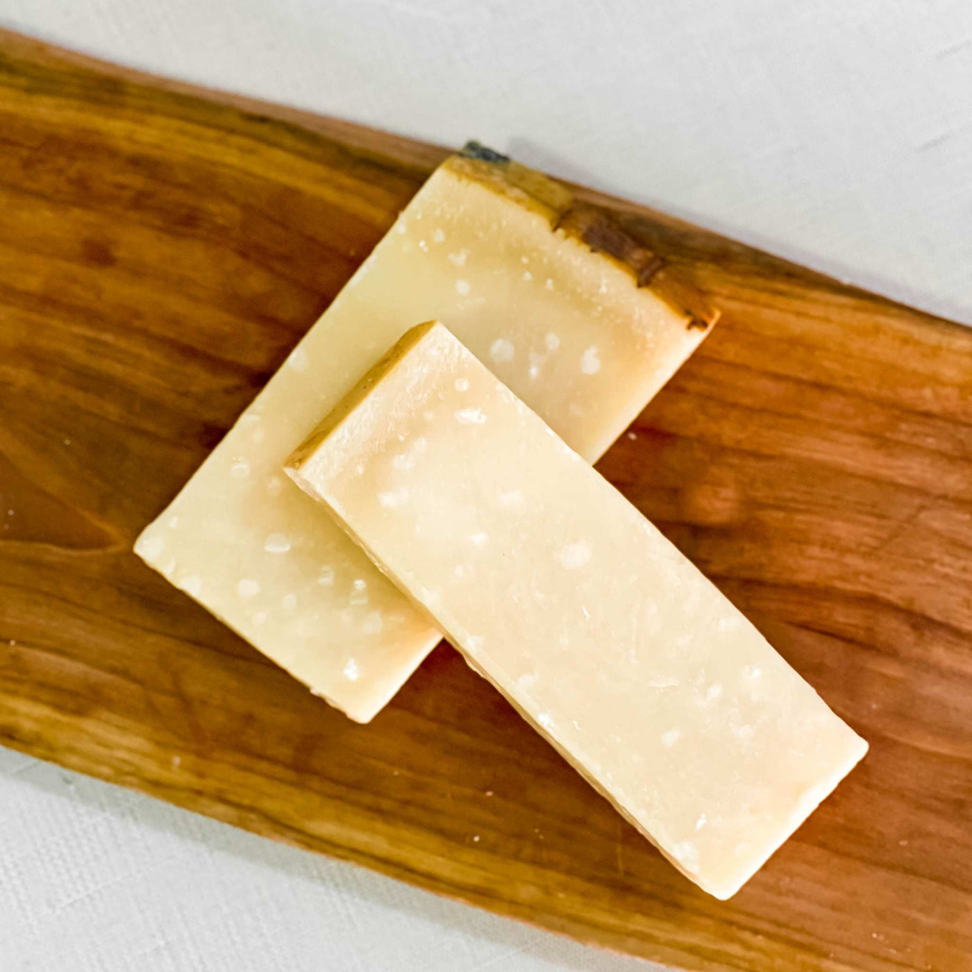 Raw Cows Milk Parmiggiano Reggiano Cheese